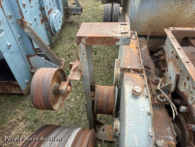 image for item NF9466 Cedar Rapids 30 x 18 crusher 