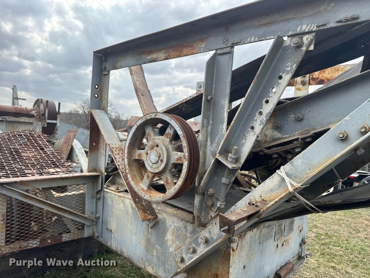 image for item NF9466 Cedar Rapids 30 x 18 crusher 