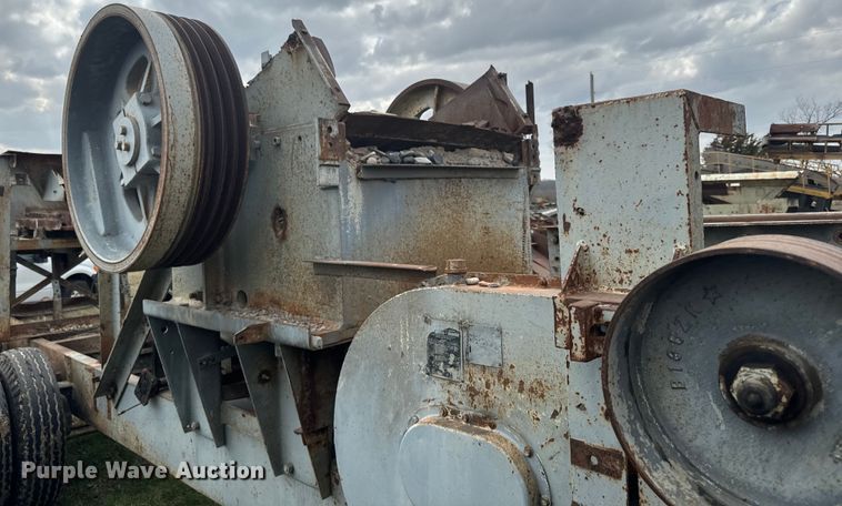 image for item NF9466 Cedar Rapids 30 x 18 crusher 