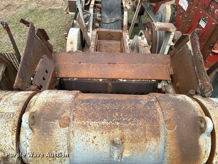 image for item NF9466 Cedar Rapids 30 x 18 crusher 