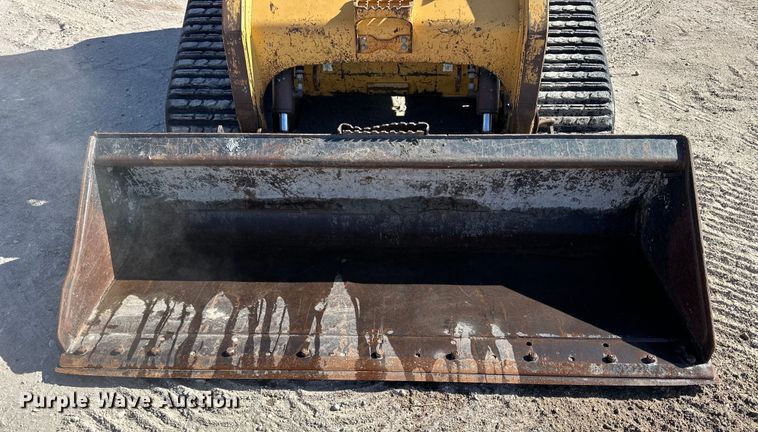 image for item NJ9471 2003 Caterpillar  277  tracked skid steer loader