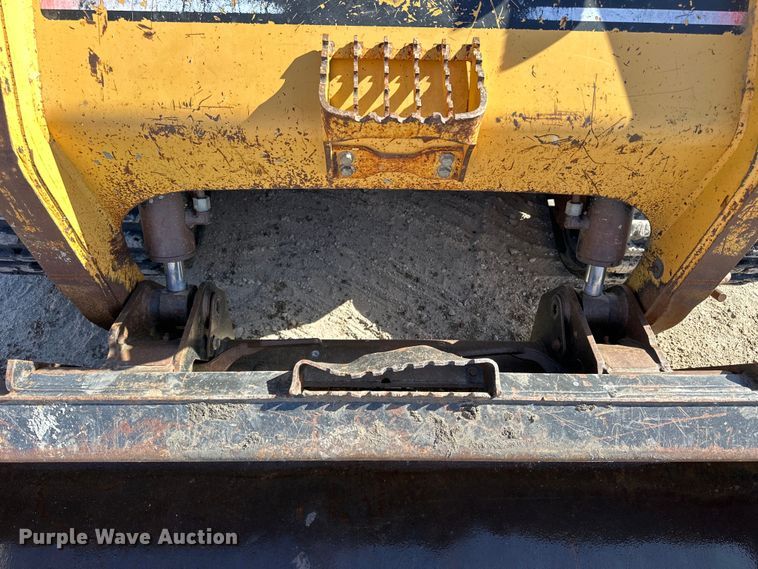 image for item NJ9471 2003 Caterpillar  277  tracked skid steer loader