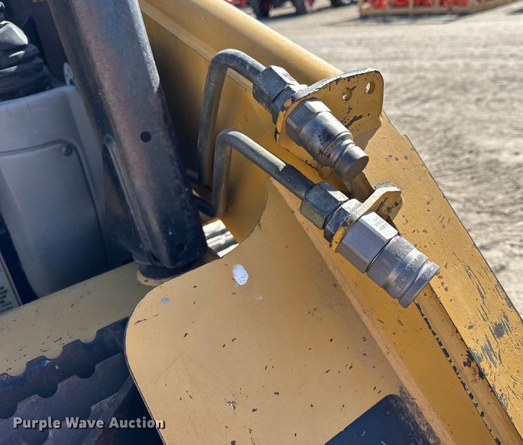 image for item NJ9471 2003 Caterpillar  277  tracked skid steer loader