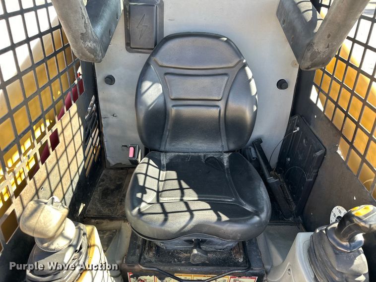 image for item NJ9471 2003 Caterpillar  277  tracked skid steer loader