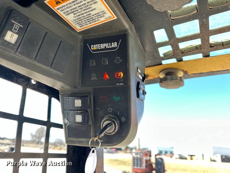 image for item NJ9471 2003 Caterpillar  277  tracked skid steer loader