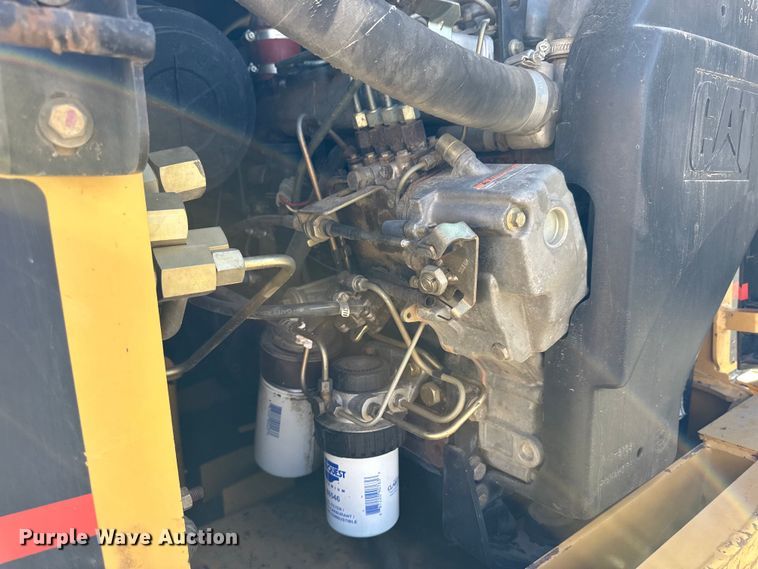 image for item NJ9471 2003 Caterpillar  277  tracked skid steer loader