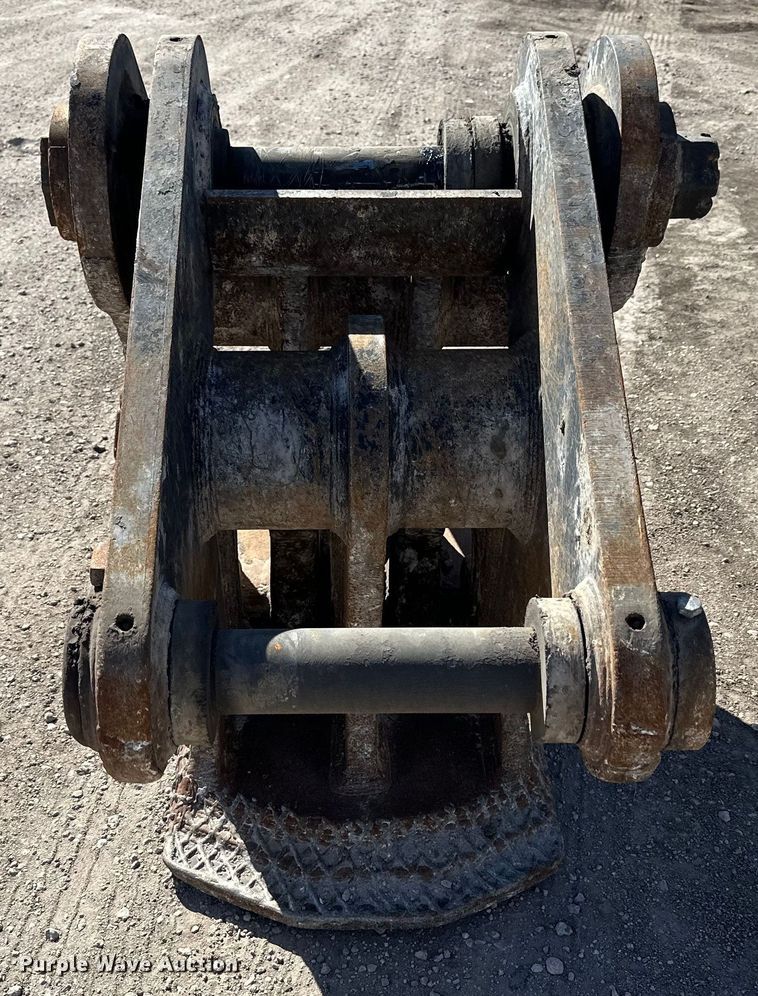 image for item NJ9475 LaBounty concrete pulverizer 