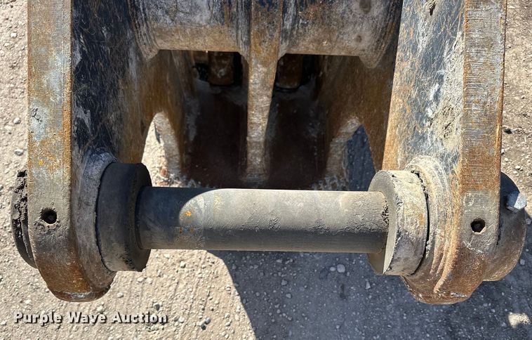 image for item NJ9475 LaBounty concrete pulverizer 