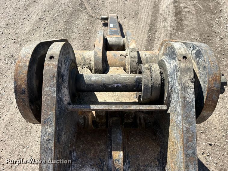 image for item NJ9475 LaBounty concrete pulverizer 