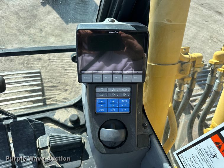 image for item NJ9476 2010 Komatsu PC350LC-8 excavator