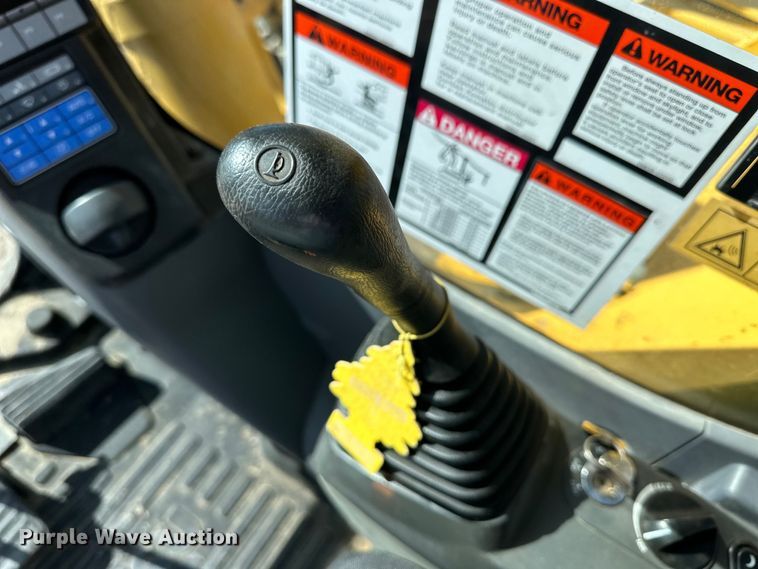 image for item NJ9476 2010 Komatsu PC350LC-8 excavator