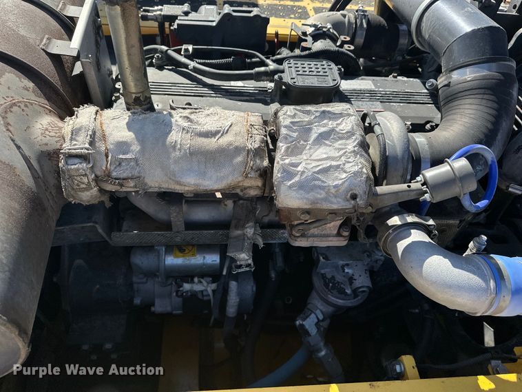 image for item NJ9476 2010 Komatsu PC350LC-8 excavator