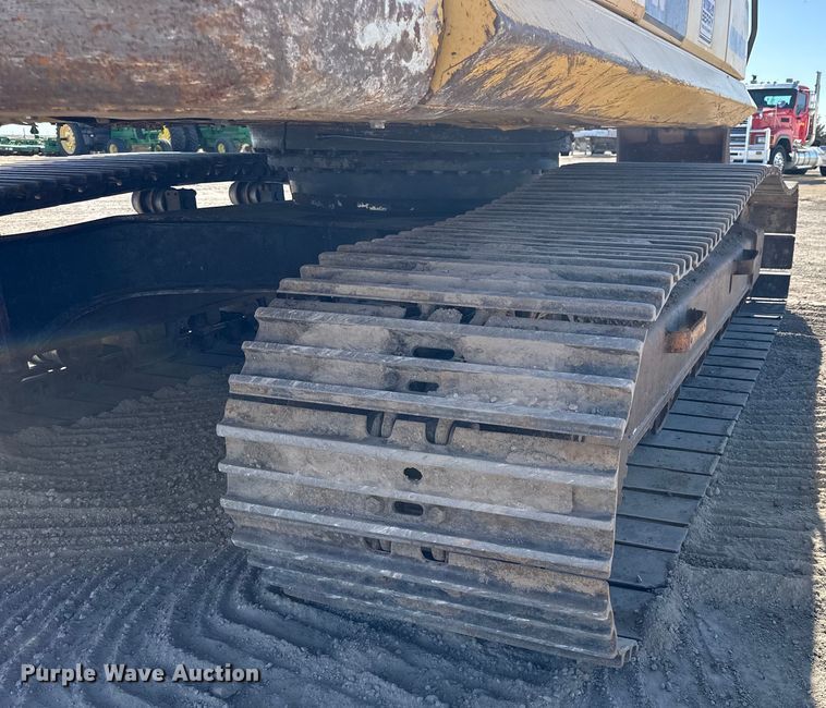 image for item NJ9476 2010 Komatsu PC350LC-8 excavator