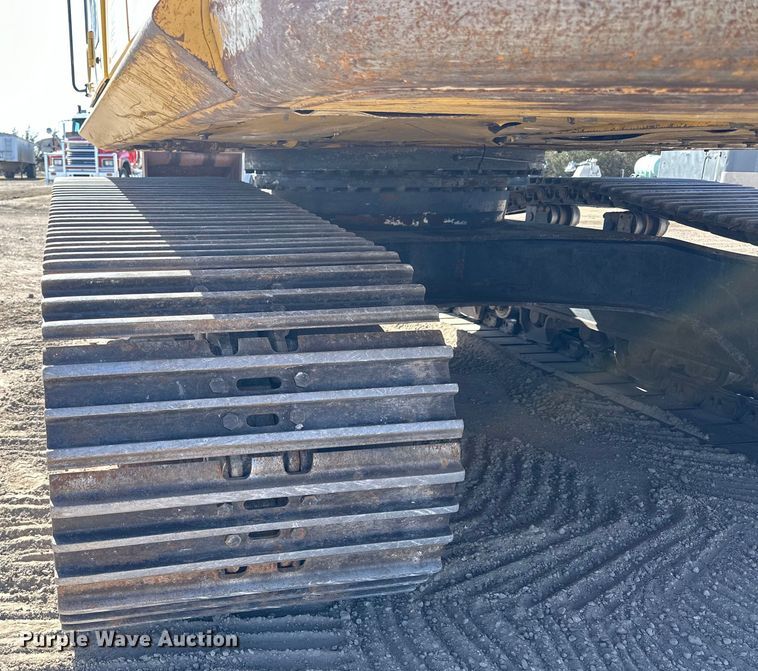 image for item NJ9476 2010 Komatsu PC350LC-8 excavator