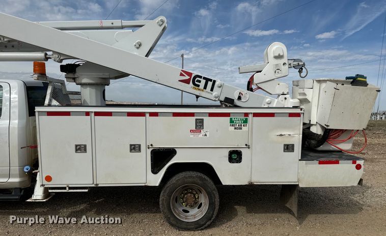 image for item NS9519 2017 Dodge Ram 5500HD bucket truck