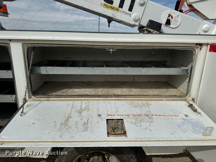 image for item NS9519 2017 Dodge Ram 5500HD bucket truck