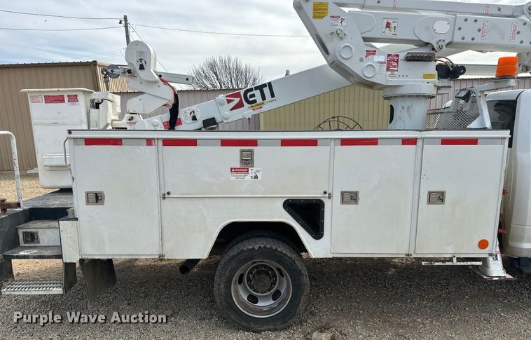 image for item NS9519 2017 Dodge Ram 5500HD bucket truck