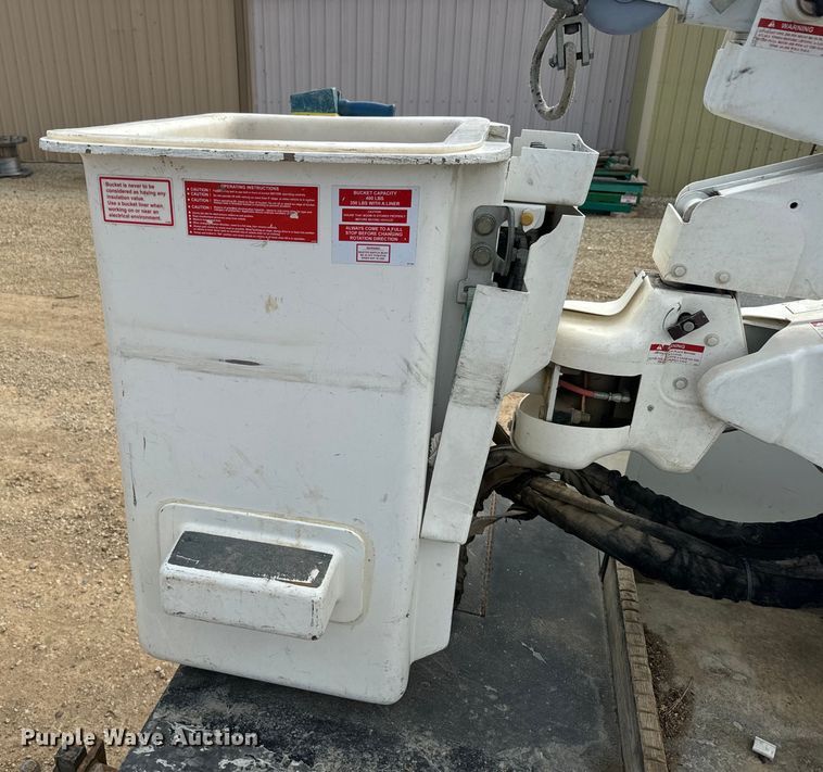 image for item NS9519 2017 Dodge Ram 5500HD bucket truck