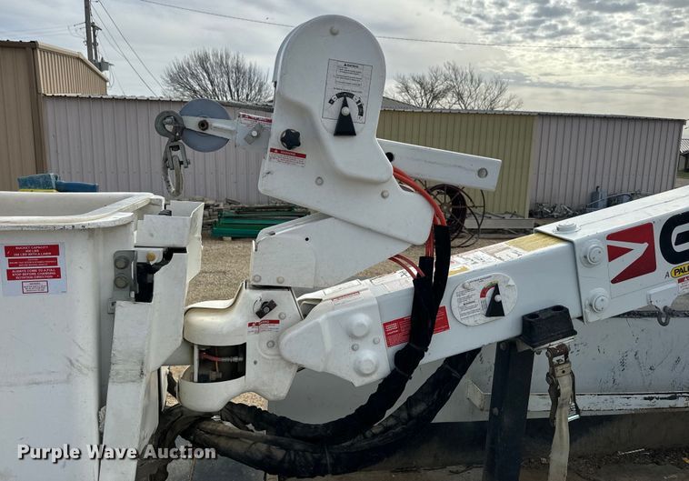 image for item NS9519 2017 Dodge Ram 5500HD bucket truck