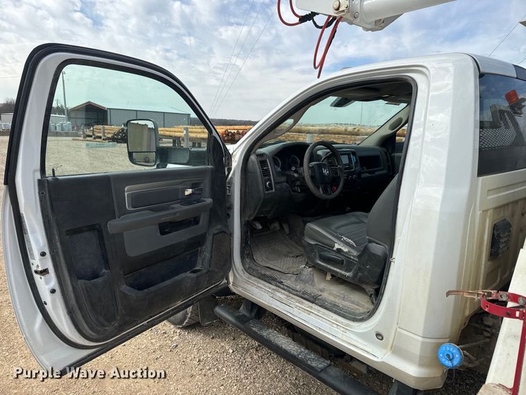 image for item NS9519 2017 Dodge Ram 5500HD bucket truck