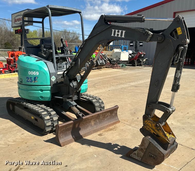 image for item NS9535 2017 IHI 25V4-F mini excavator