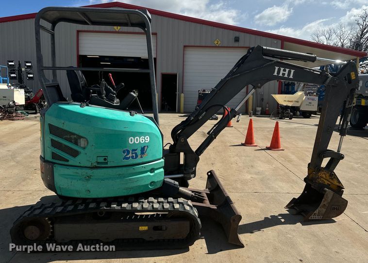 image for item NS9535 2017 IHI 25V4-F mini excavator