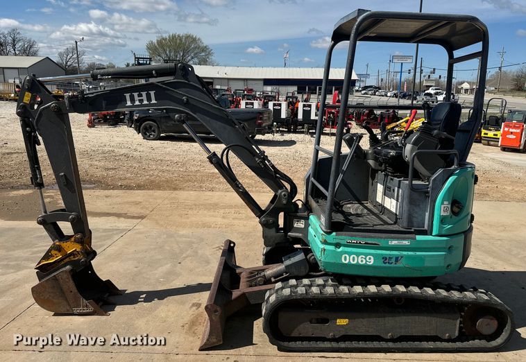 image for item NS9535 2017 IHI 25V4-F mini excavator