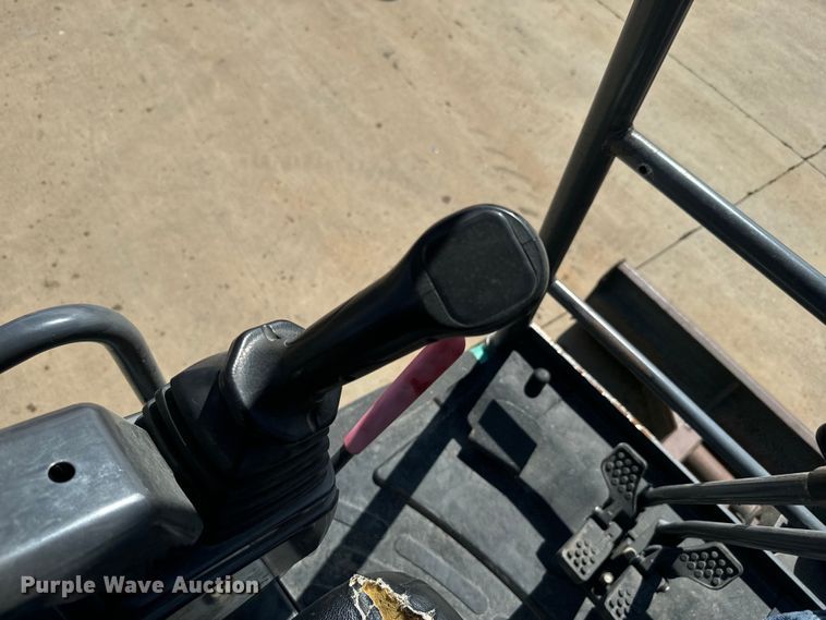 image for item NS9535 2017 IHI 25V4-F mini excavator