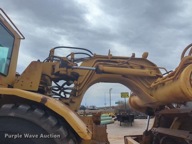 image for item NZ9403 1984 Caterpillar 615 elevating scraper