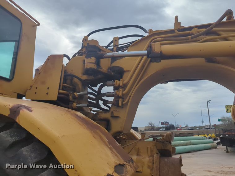 image for item NZ9403 1984 Caterpillar 615 elevating scraper