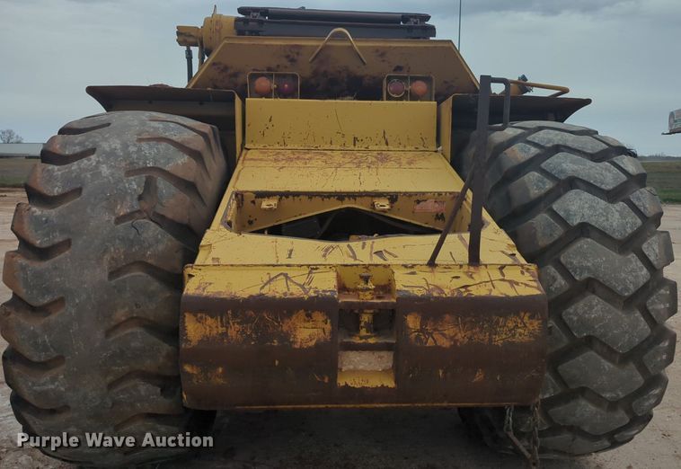 image for item NZ9403 1984 Caterpillar 615 elevating scraper