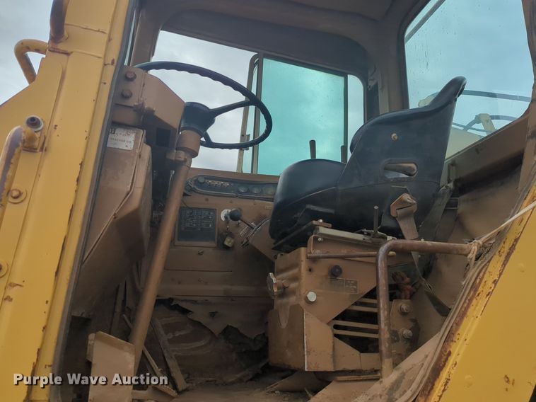 image for item NZ9403 1984 Caterpillar 615 elevating scraper