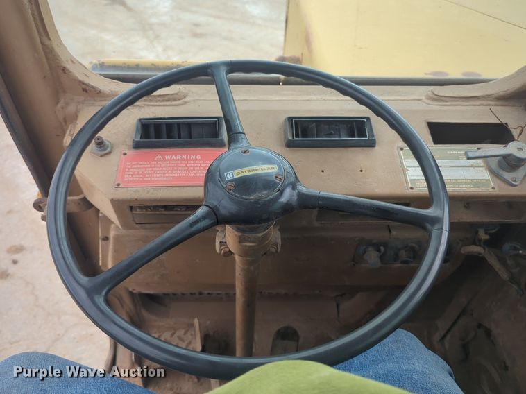 image for item NZ9403 1984 Caterpillar 615 elevating scraper