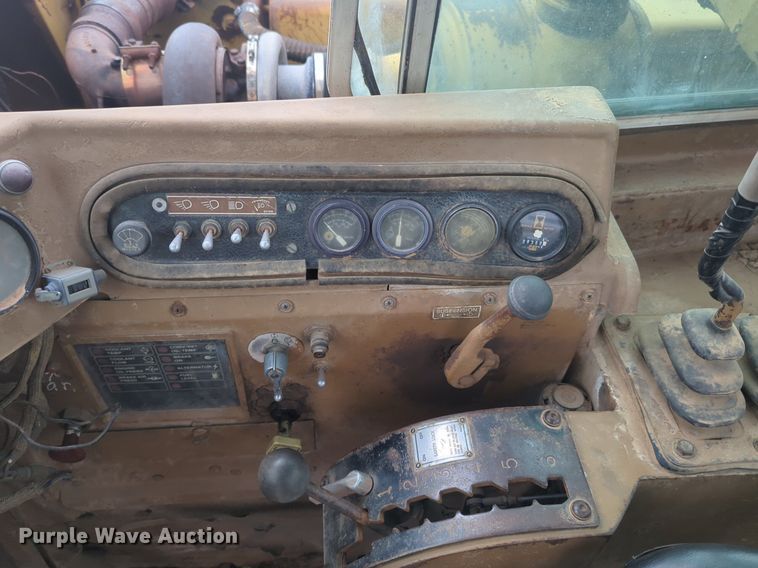 image for item NZ9403 1984 Caterpillar 615 elevating scraper