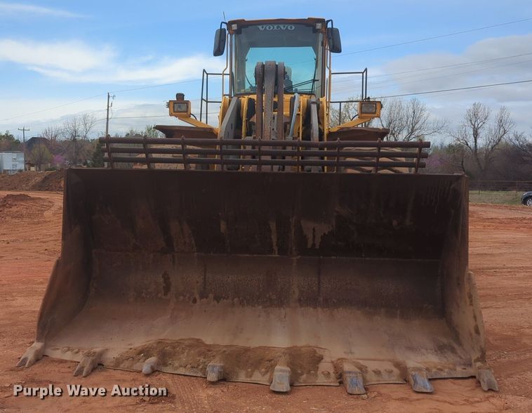 image for item NZ9433 2004 Volvo L220E wheel loader