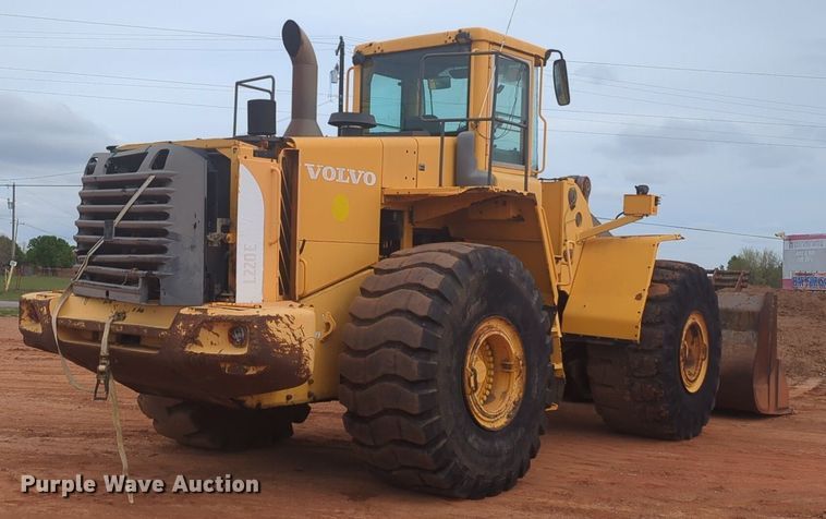 image for item NZ9433 2004 Volvo L220E wheel loader