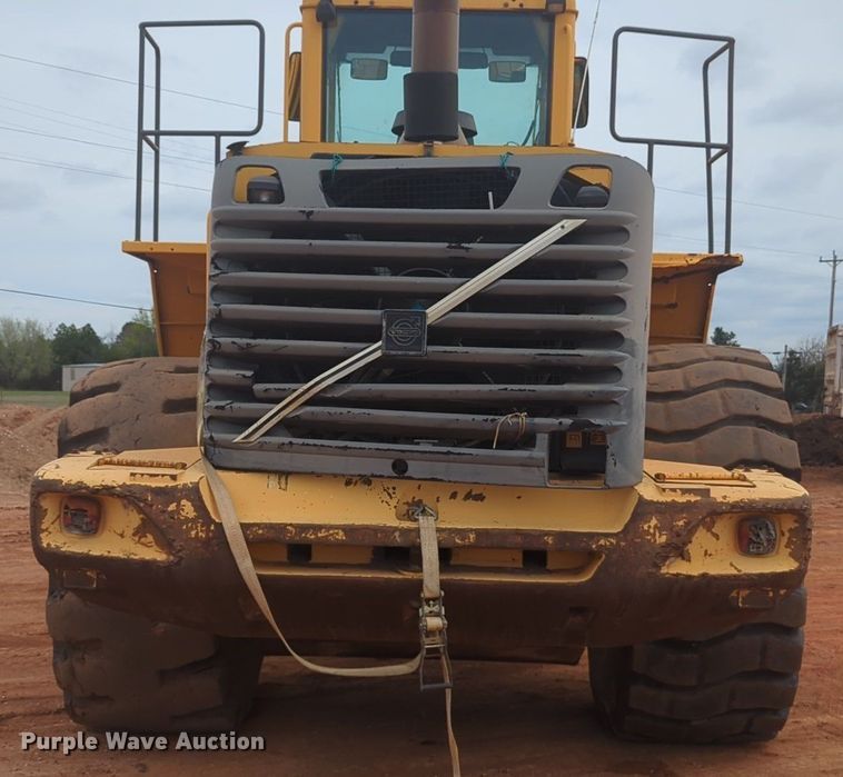 image for item NZ9433 2004 Volvo L220E wheel loader