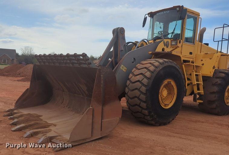 image for item NZ9433 2004 Volvo L220E wheel loader