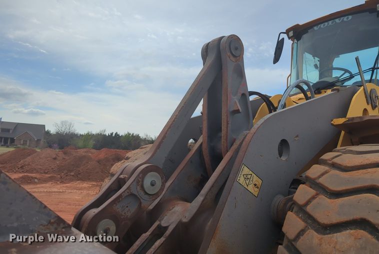 image for item NZ9433 2004 Volvo L220E wheel loader