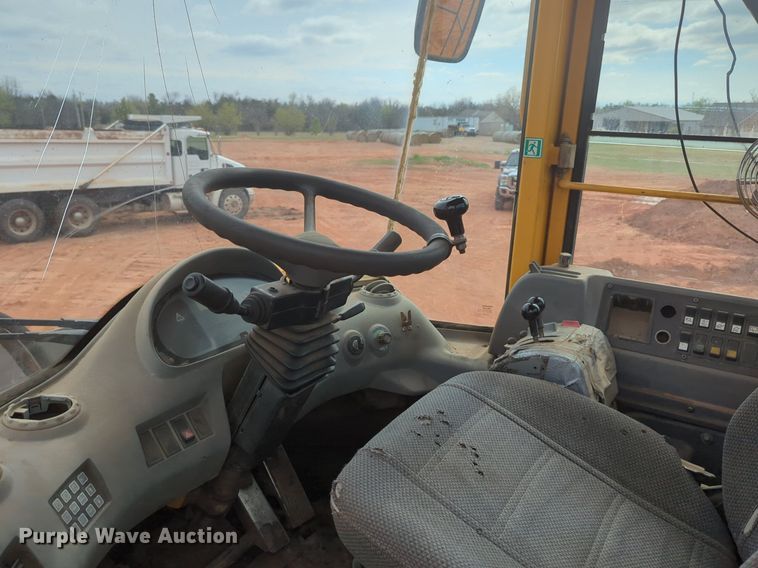 image for item NZ9433 2004 Volvo L220E wheel loader