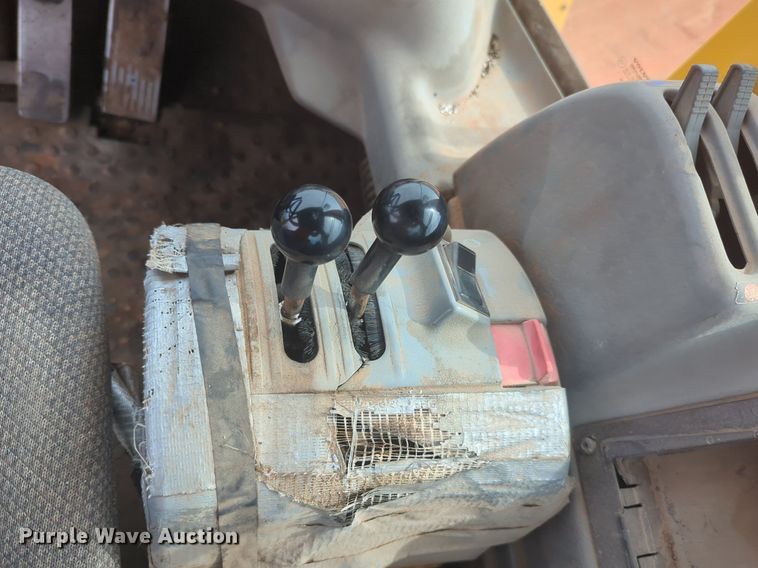 image for item NZ9433 2004 Volvo L220E wheel loader