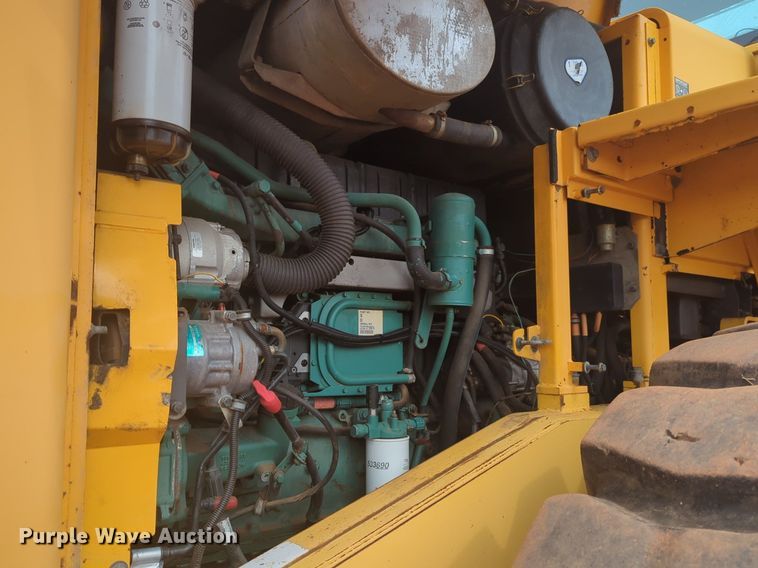 image for item NZ9433 2004 Volvo L220E wheel loader