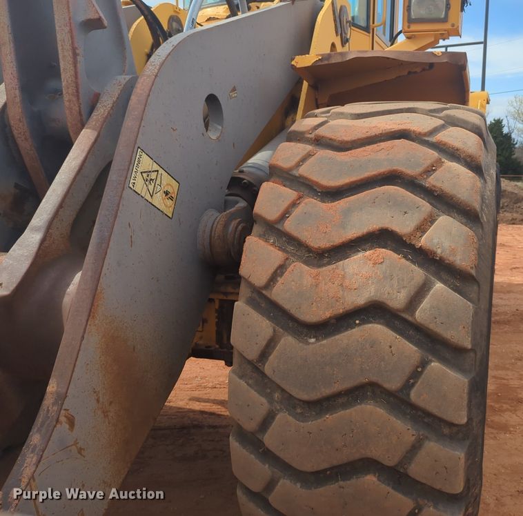 image for item NZ9433 2004 Volvo L220E wheel loader