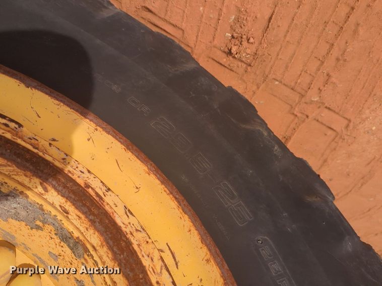 image for item NZ9433 2004 Volvo L220E wheel loader