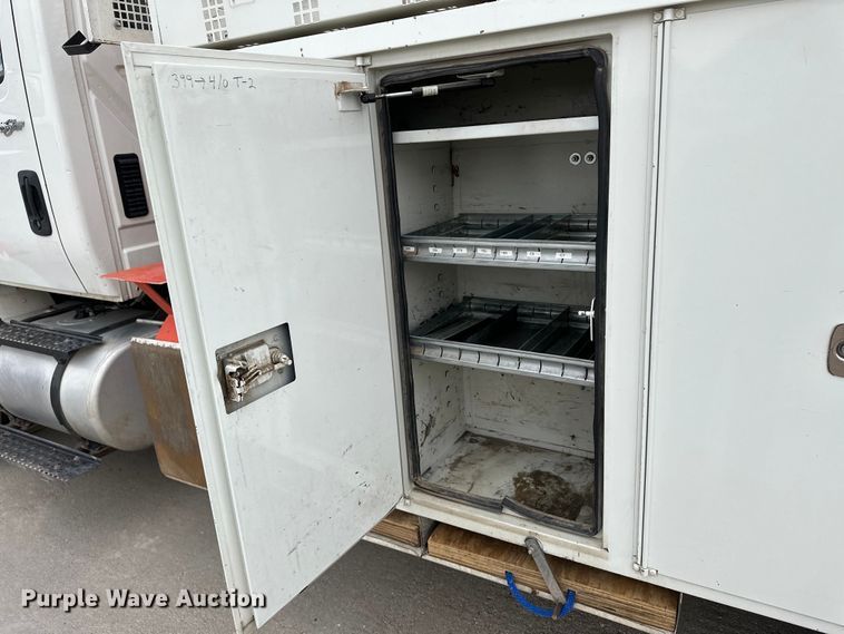 image for item OA9640 2011 International 4400 bucket truck