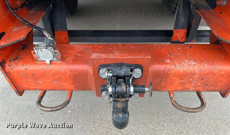 image for item OA9640 2011 International 4400 bucket truck