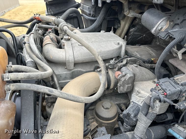 image for item OA9640 2011 International 4400 bucket truck