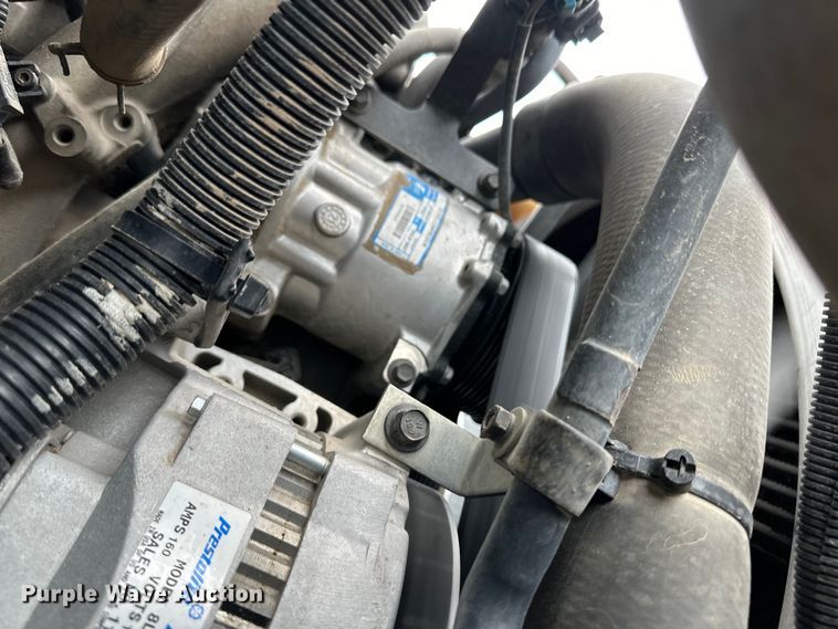 image for item OA9640 2011 International 4400 bucket truck