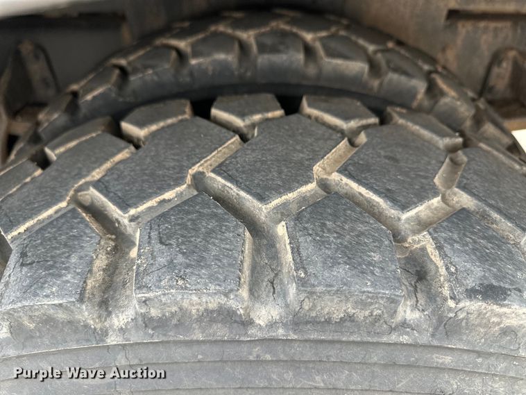 image for item OA9640 2011 International 4400 bucket truck