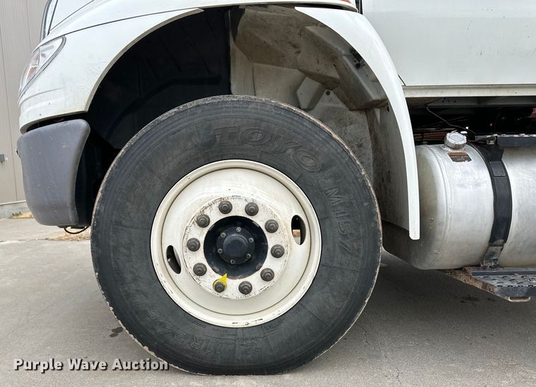 image for item OA9640 2011 International 4400 bucket truck